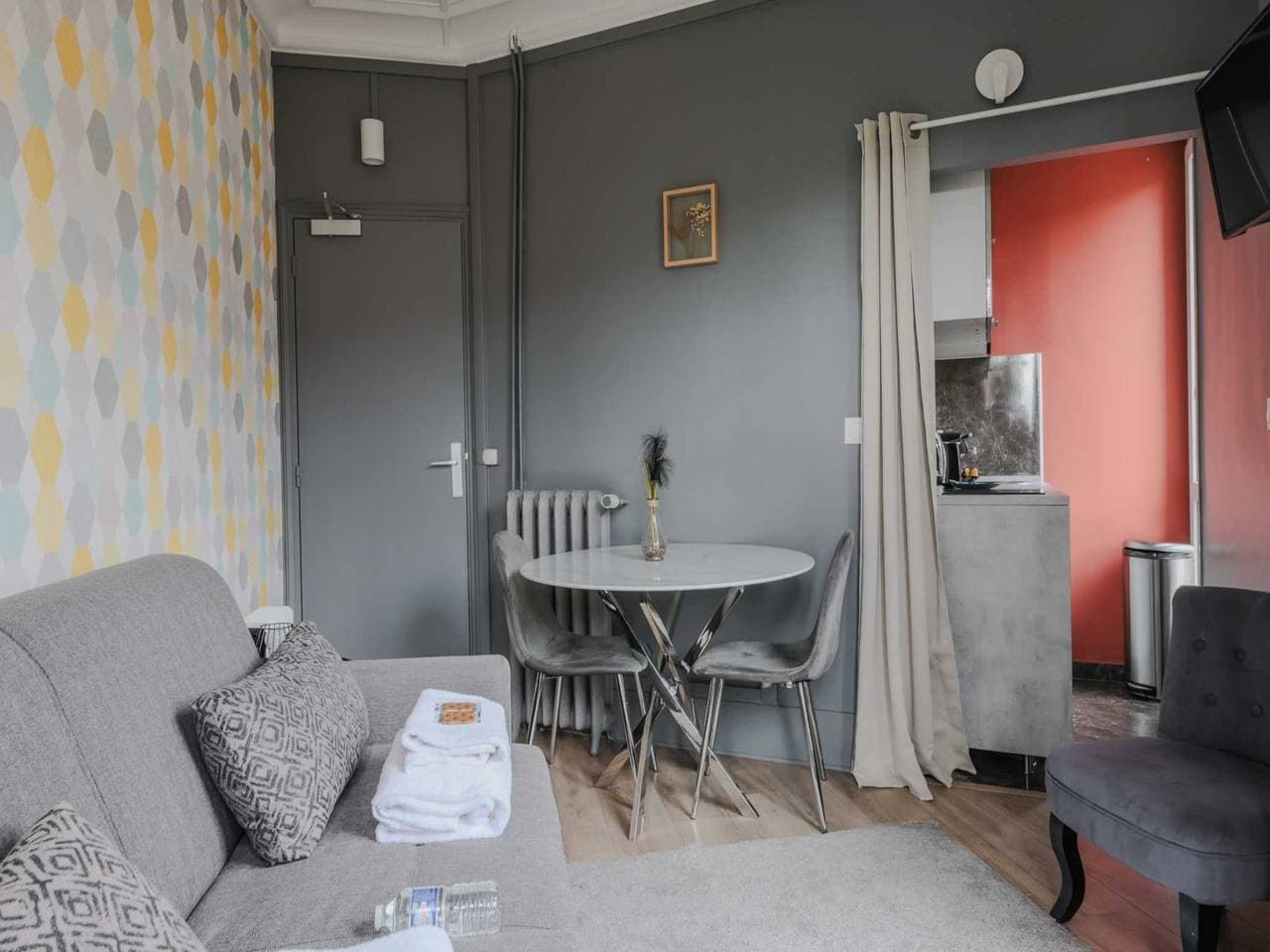 Foto 2 von 8: Schickes Studio - 2P - Porte Saint-Martin