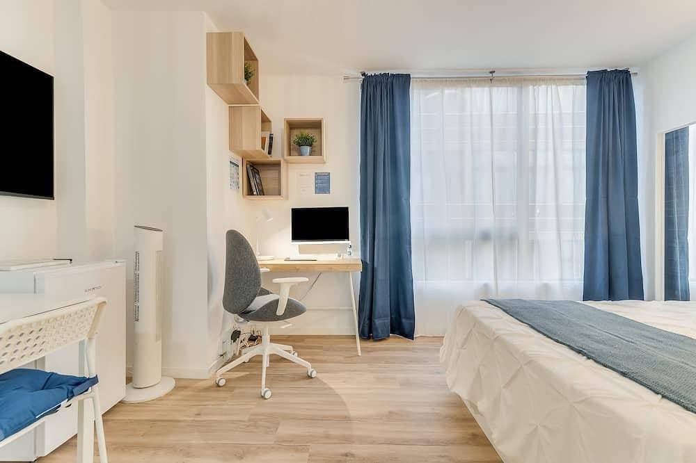 Foto 5 von 22: Newly Renovated Beach Apartment Just Steps to Sand with Dedicated Workspace Area