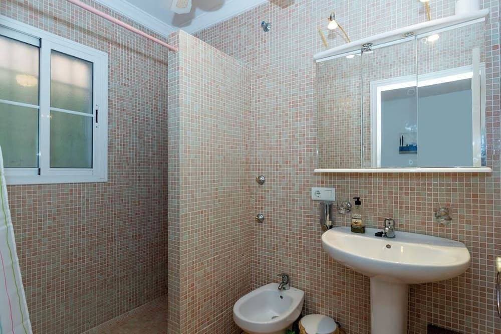 Foto 5 von 12: Penthouse 3 bedroom apartment, with shared pool, walking distance from the Sea.