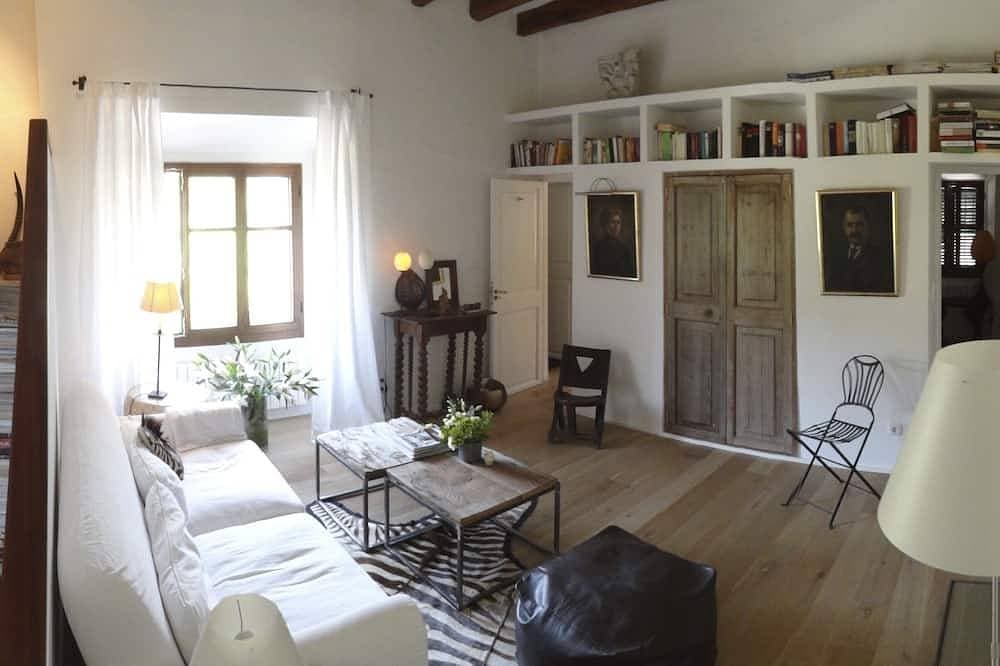 Foto 8 von 30: Stylish mansion in an enchanting garden in Biniaraix for 10 people