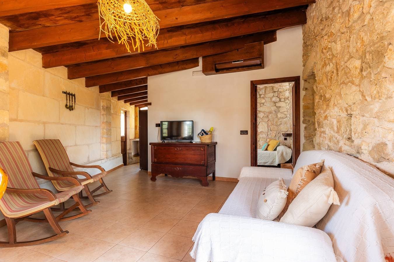 Foto 5 von 36: Ferienhaus "Es Colomer" mit Bergblick, Gemeinschaftspool und WLAN