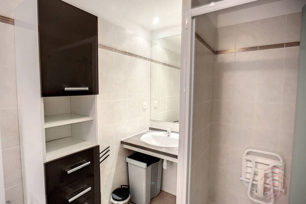 Foto 6 von 22: Gemütliche 2-Zimmer-Wohnung mit Terrasse, WLAN und Parkplatz, 500 m zum Stadtzentrum & Thermen