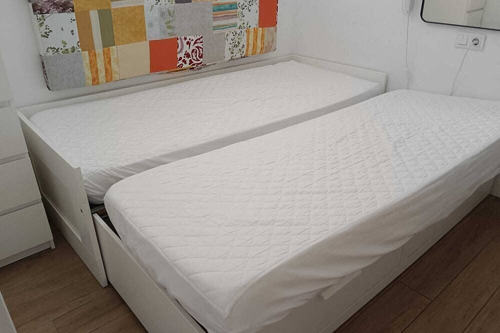 Foto 10 von 30: 6 P, 2 Schlafzimmer, 2 Bäder, Free WIFI, Schwimmbad, Parkplatz, herrliche Aussicht, Ponien