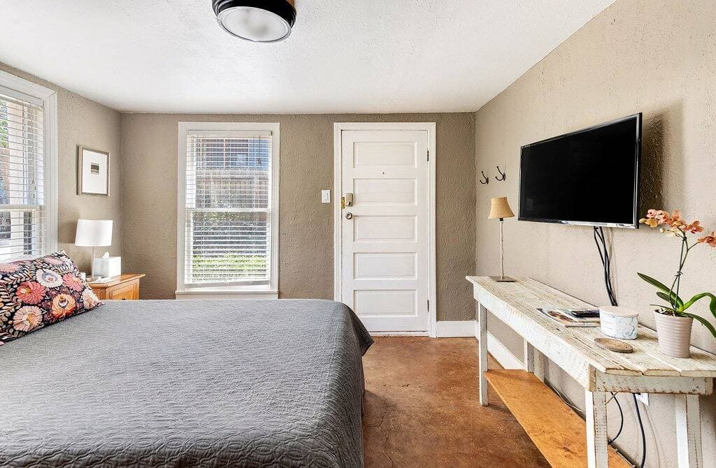 Foto 13 von 13: Cozy Studio Minutes From Barton springs and Downtown