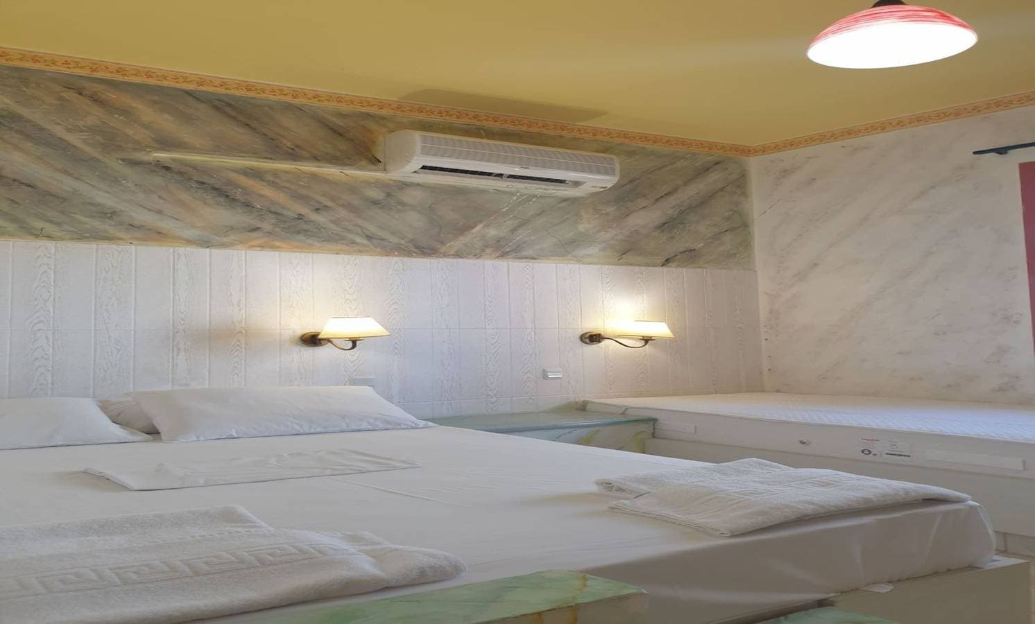 Foto 4 von 12: Standard-Großraumwohnung in der blauen Ägäis mit Gemeinschaftspool, Küche und Klimaanlage