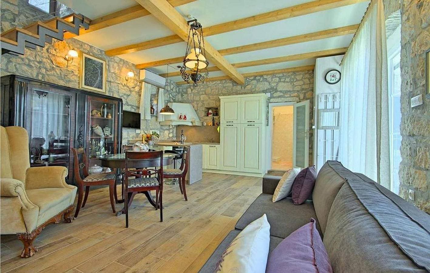 Foto 5 von 38: Rustikales Steinhaus nur 300 Meter zum Strand mit Meerblick, Grill, Terrasse