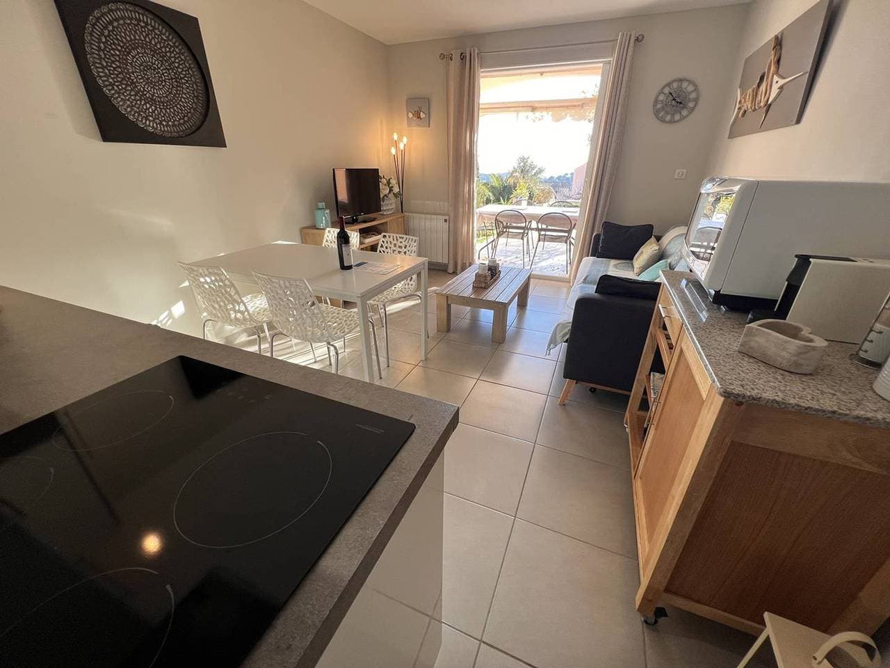 Foto 4 von 10: Renoviertes Apartment mit 2 Schlafzimmern, Pool und Tennis in La Croix Valmer