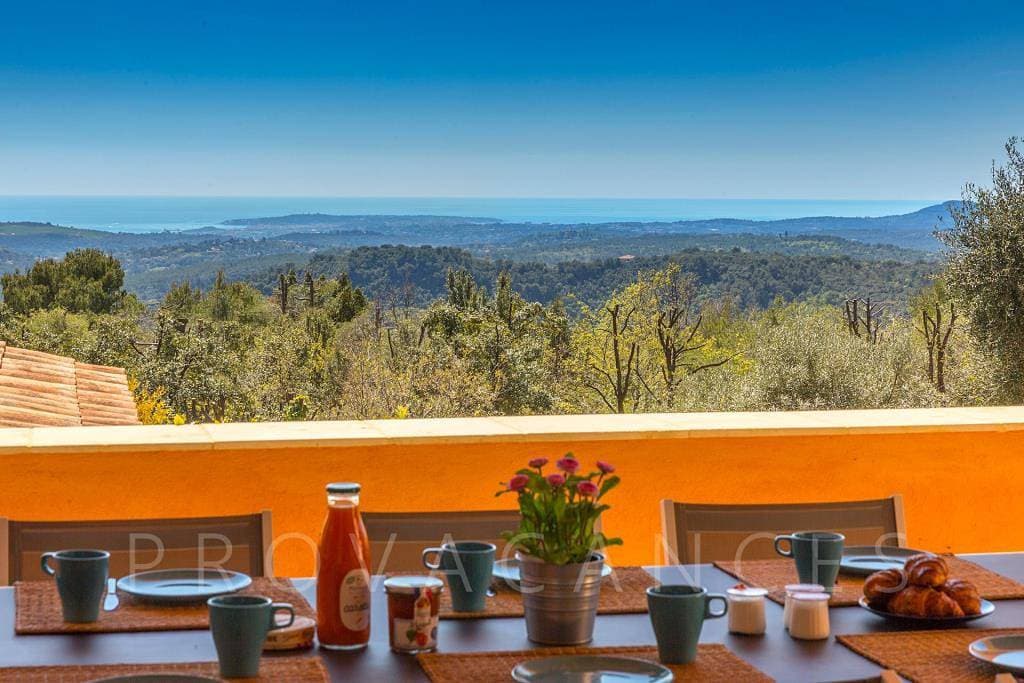 Foto 9 von 88: Ferienhaus mit schönem Meerblick und Homecinema in Tourrettes-sur-Loup