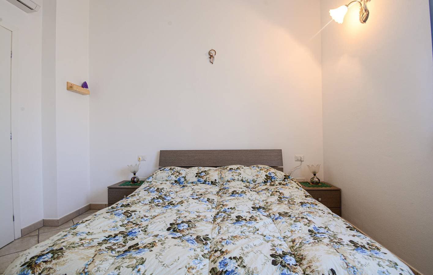 Foto 9 von 14: Modernes Apartment mit Klimaanlage, Parkplatz, Terrasse und Küche – in Strand- und Restaurantnähe