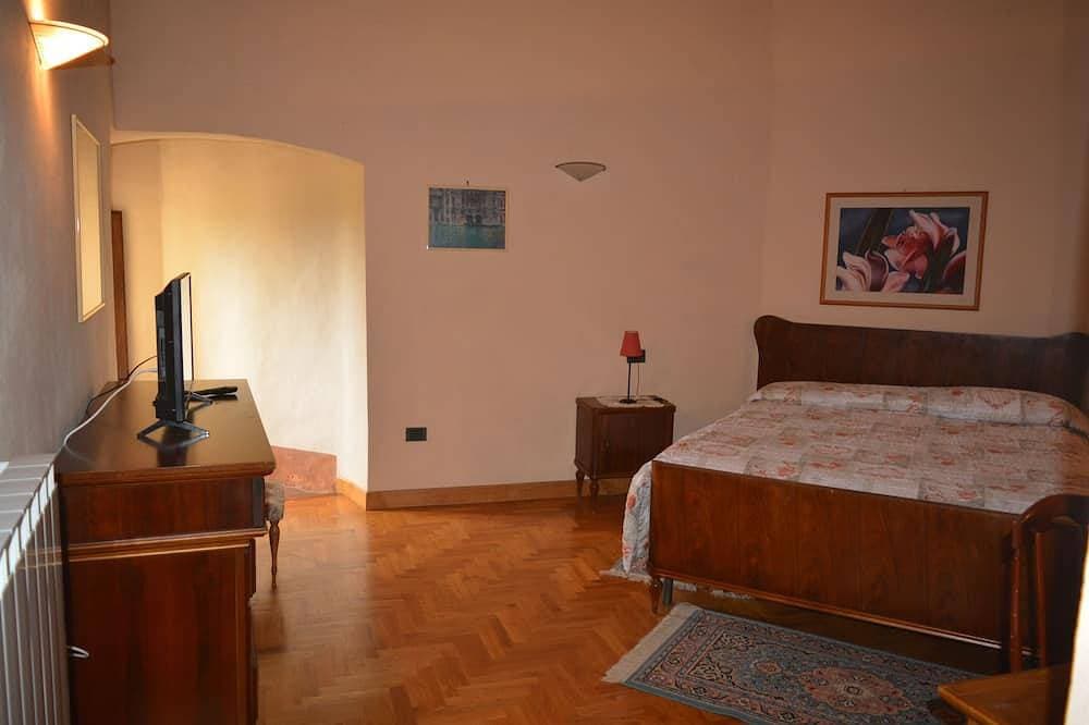 Foto 8 von 30: Altes mittelalterliches Dorf nahe Florenz, Chianti-Hügeln, 6 Räume 8 Personen