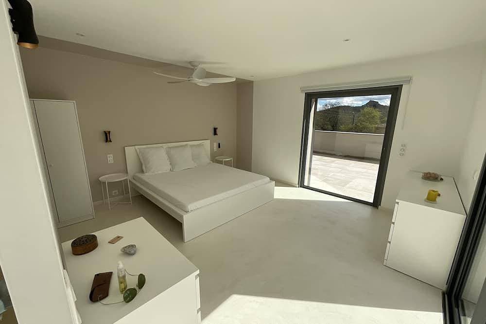 Foto 4 von 30: Villa Contemporaine Avec Piscine . Le 210