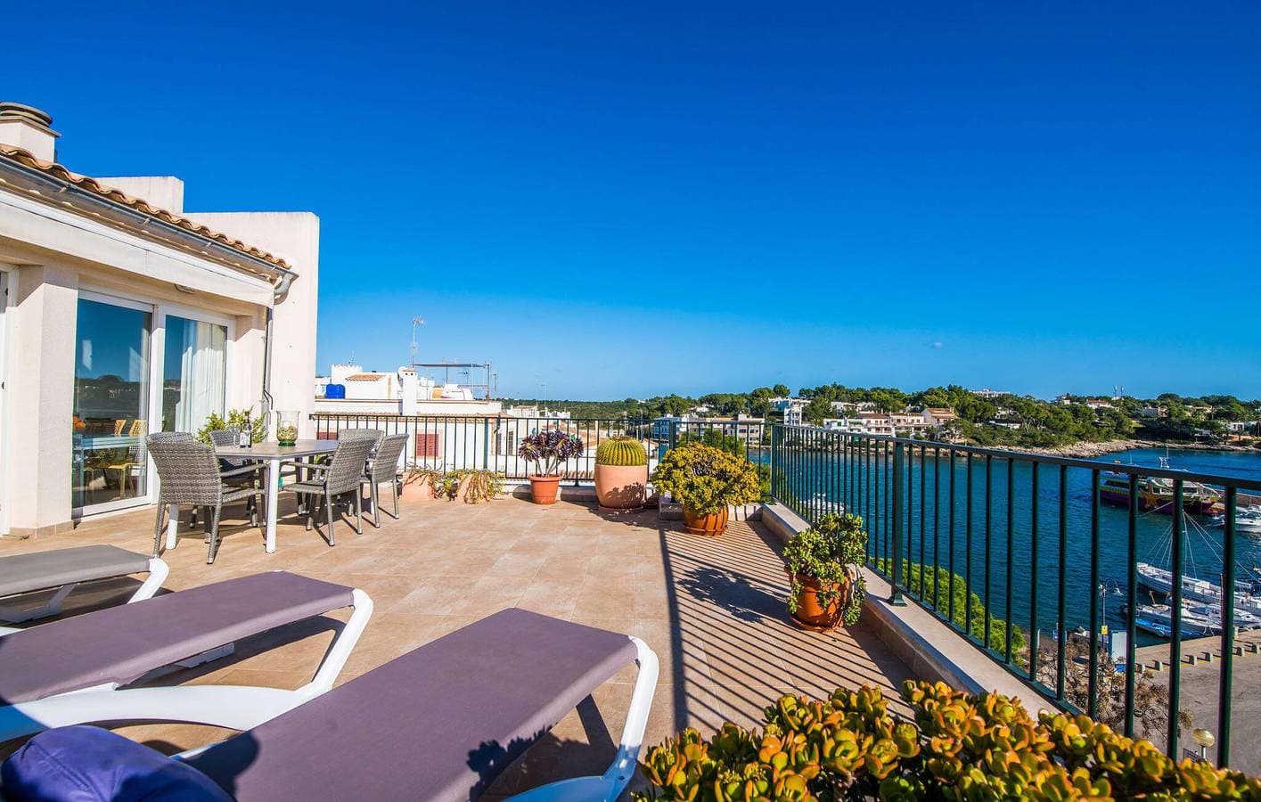 Rückzugsort mit Meerblick, Garten, AC und Grill in der Nähe von Cala Llombards 1