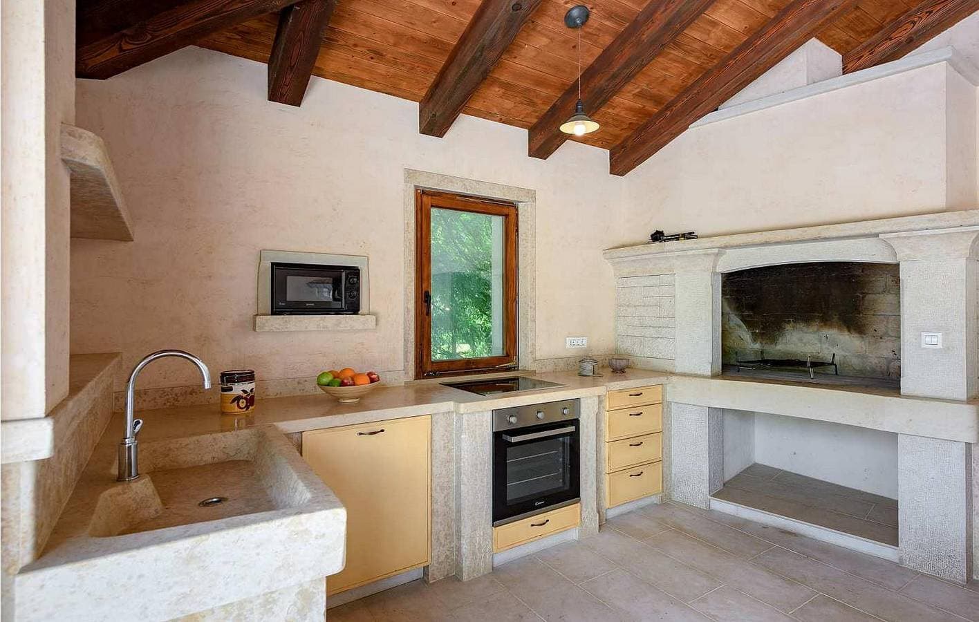 Foto 11 von 41: Charmante 2-Zimmer-Wohnung mit Pool und WLAN in der Nähe von Sveti Petar u Šumi