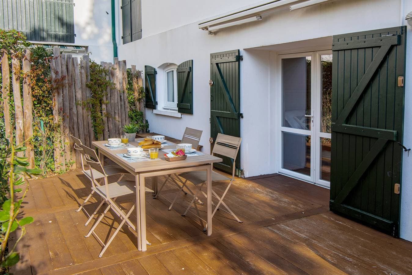 Foto 8 von 17: Ferienwohnung für 4 Personen mit Terrasse