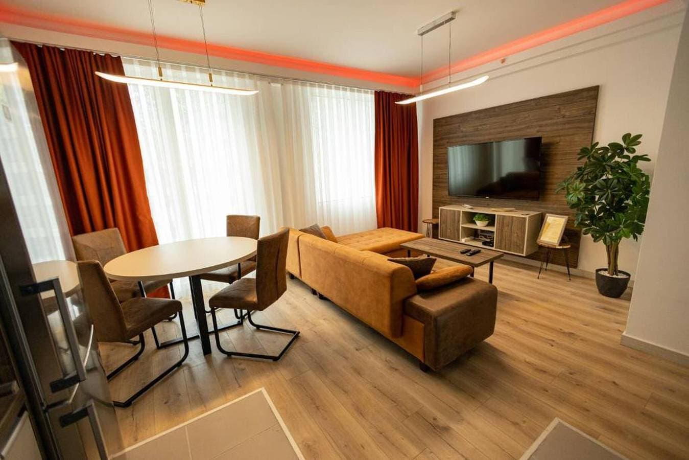 Luxuriöse Wohnung im 19. Stock mit Pool, Fitnessstudio und Blick auf die Stadt 1