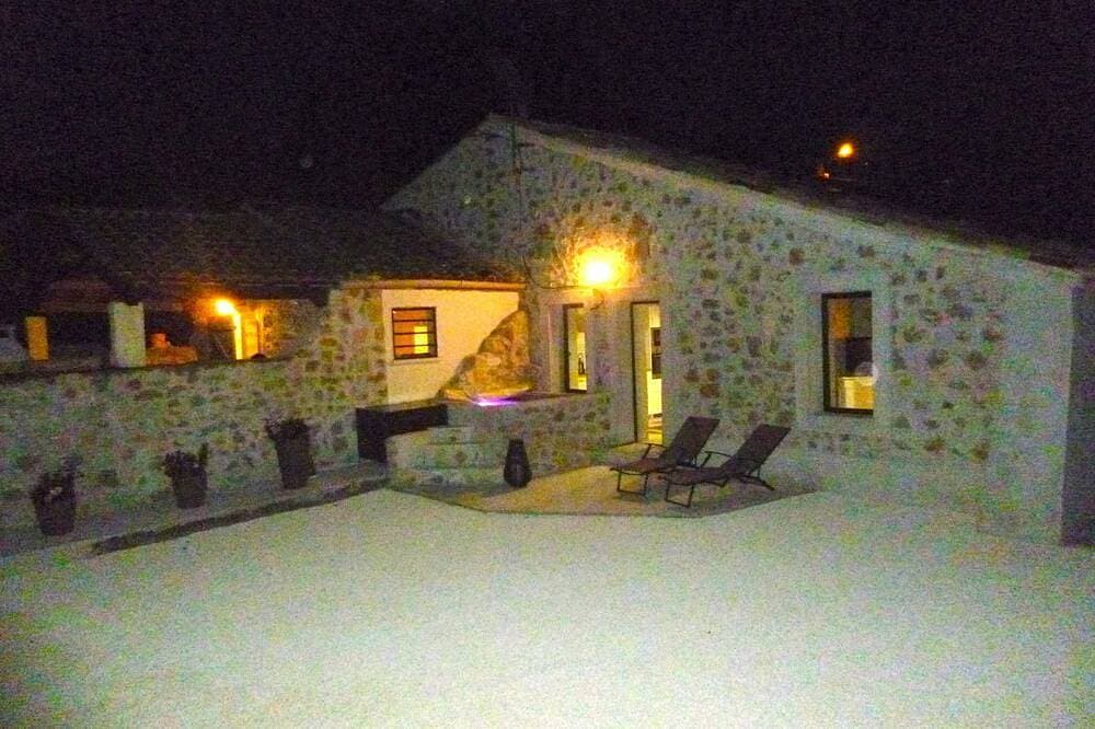 Foto 13 von 18: Steinhaus mit Whirlpool und Klimaanlage