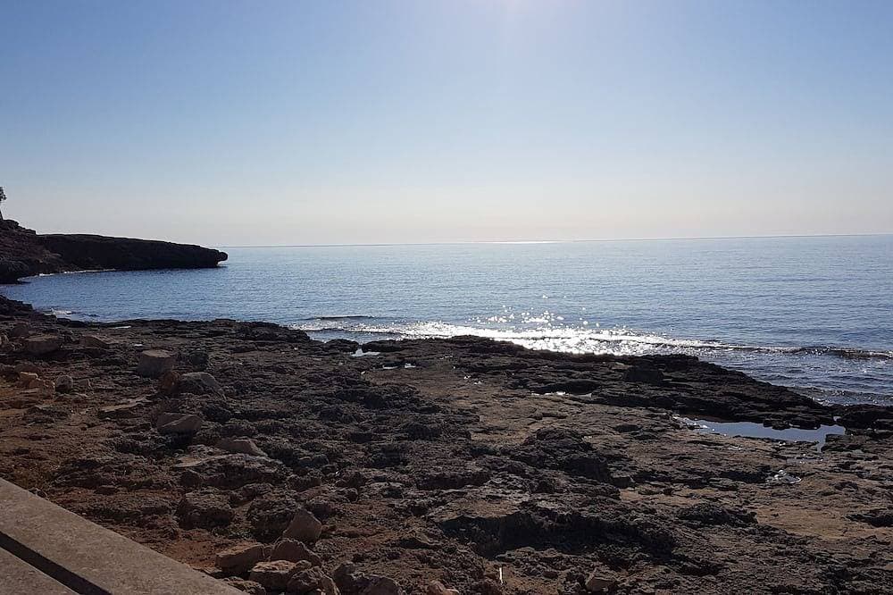 Foto 6 von 21: Close to the beach, in a large house, independent apartment with terrace.