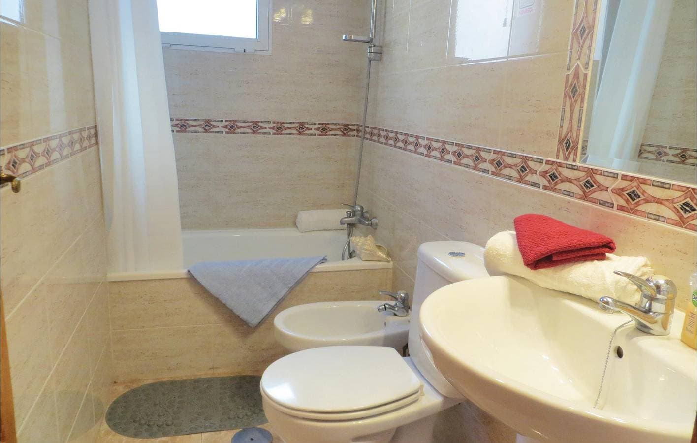 Foto 10 von 13: Apartment am Pool mit AC und Terrasse, 1,5 km zum Strand