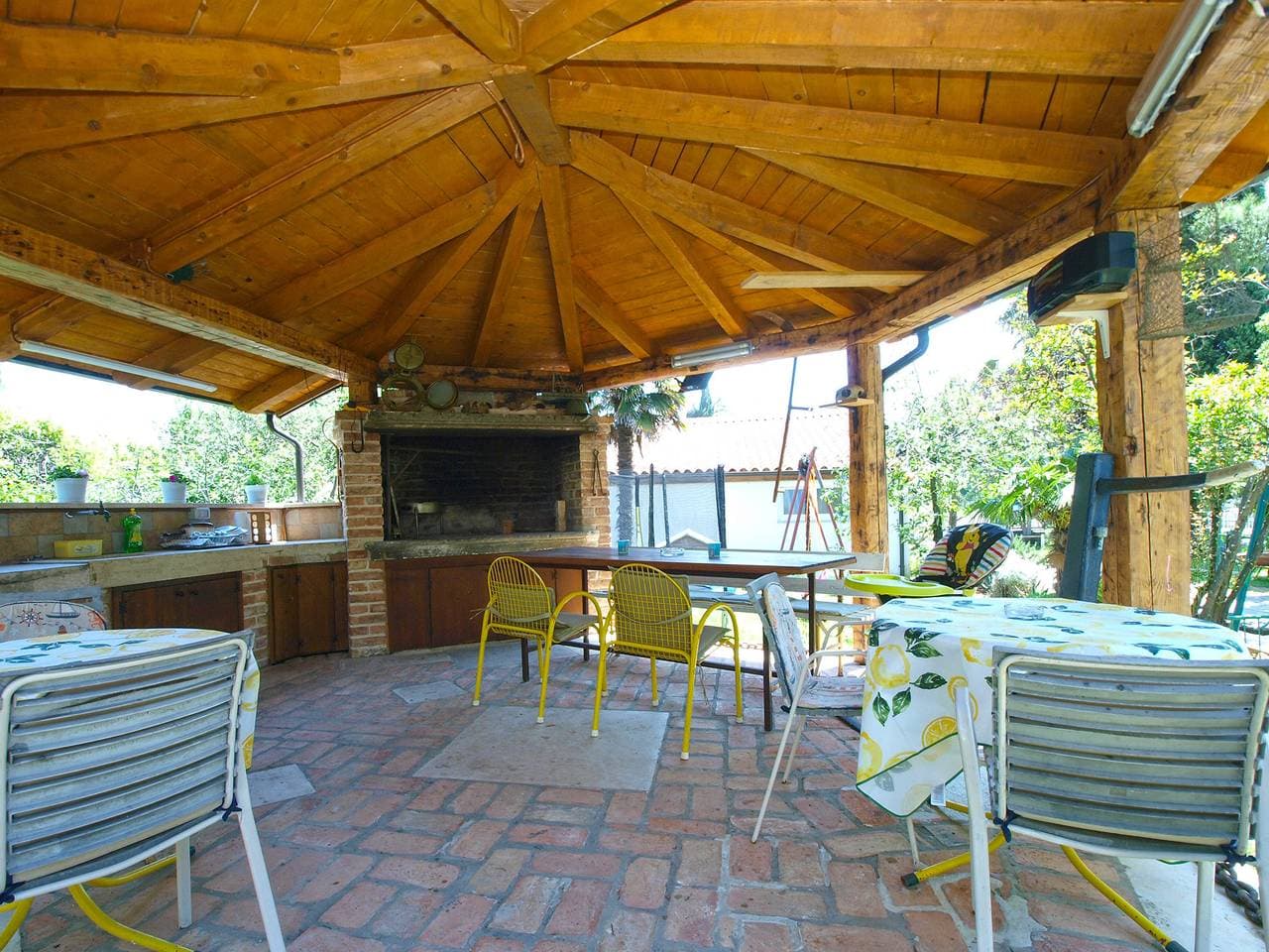 Foto 7 von 31: Ferienwohnung für 4 Personen mit Terrasse