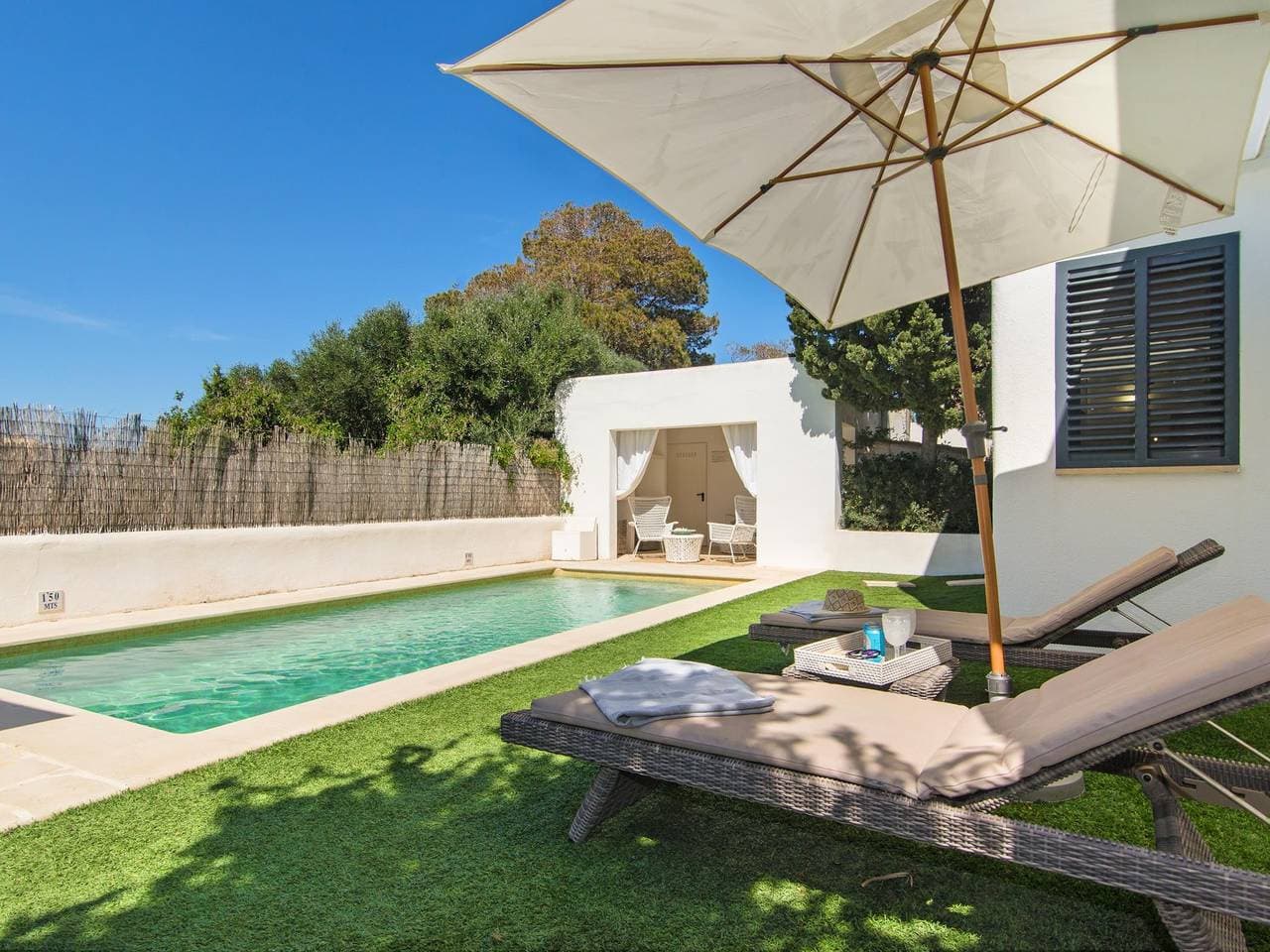 Foto 6 von 45: Ein hübsches Chalet im Ibicenco-Stil für bis zu 5 Erwachsene und 1 Kind mit Pool