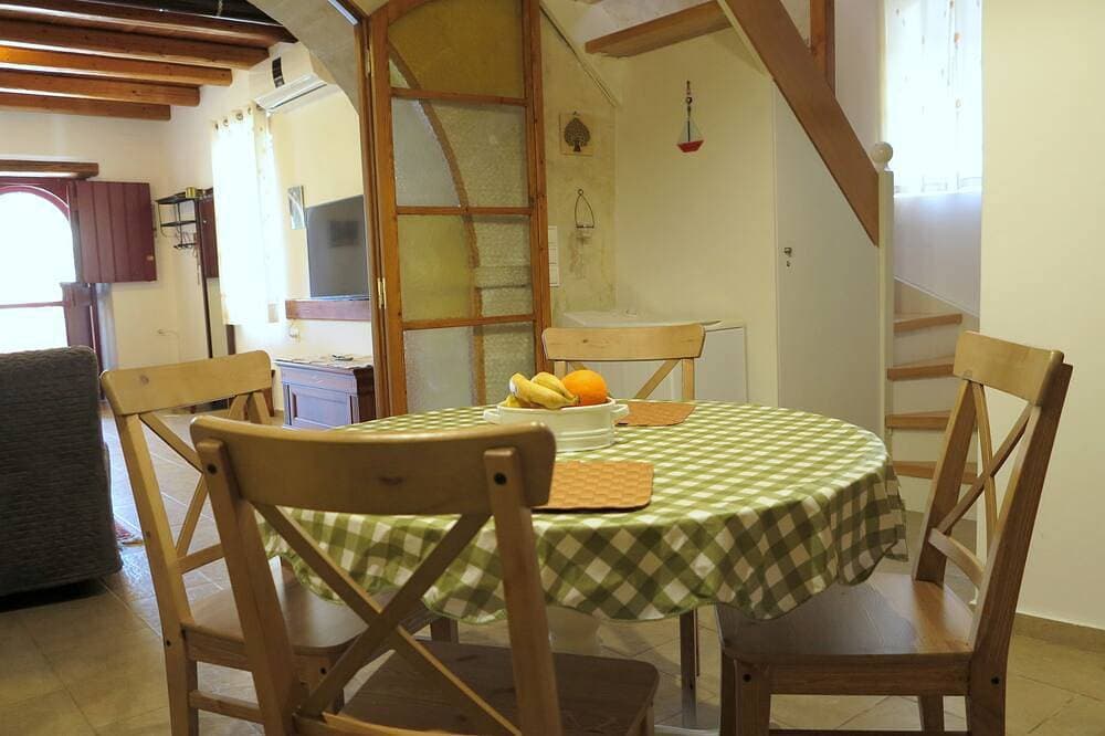 Foto 12 von 30: Schön erneuertes traditionelles Steinhaus in Vori, Süd-Kreta, Griechenland.