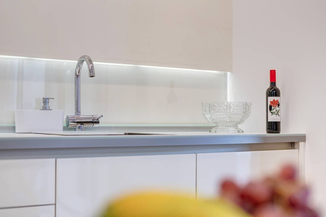 Foto 9 von 28: Ferienhaus nur wenige Meter vom Meer entfernt mit WLAN, Klimaanlage und Terrasse