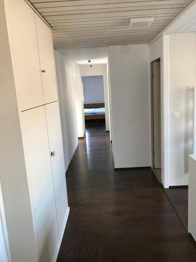 Foto 3 von 15: Three-Bedroom Apartment with Balcony