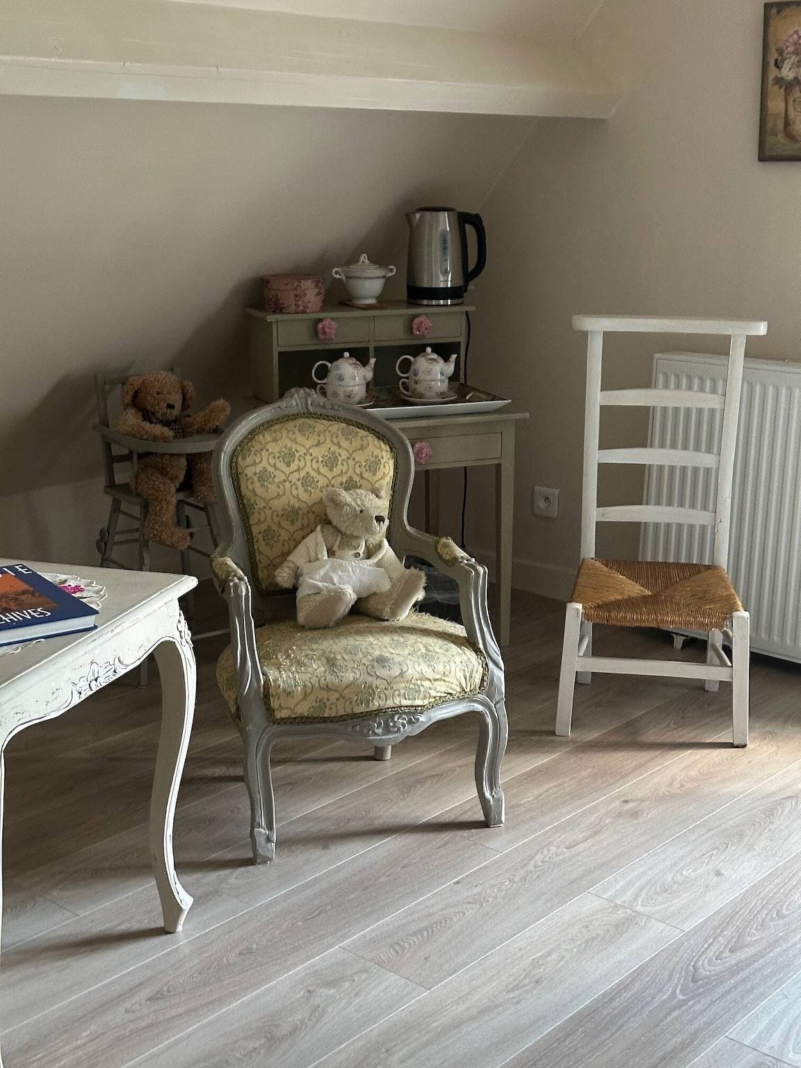 Foto 8 von 43: Gästezimmer 'English Garden' mit Pool, Frühstück, Gemeinschaftsgarten und WLAN