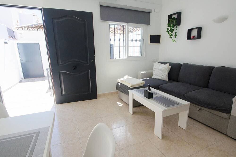Foto 9 von 22: Strandbungalow in Estepona mit privatem Patio und Klimaanlage