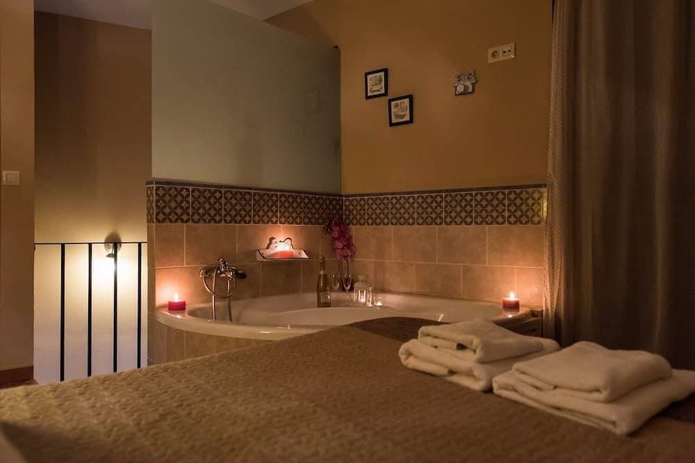 Foto 13 von 30: Ideale Paare, Jaccuzi im Zimmer, Aktivitäten in der Natur