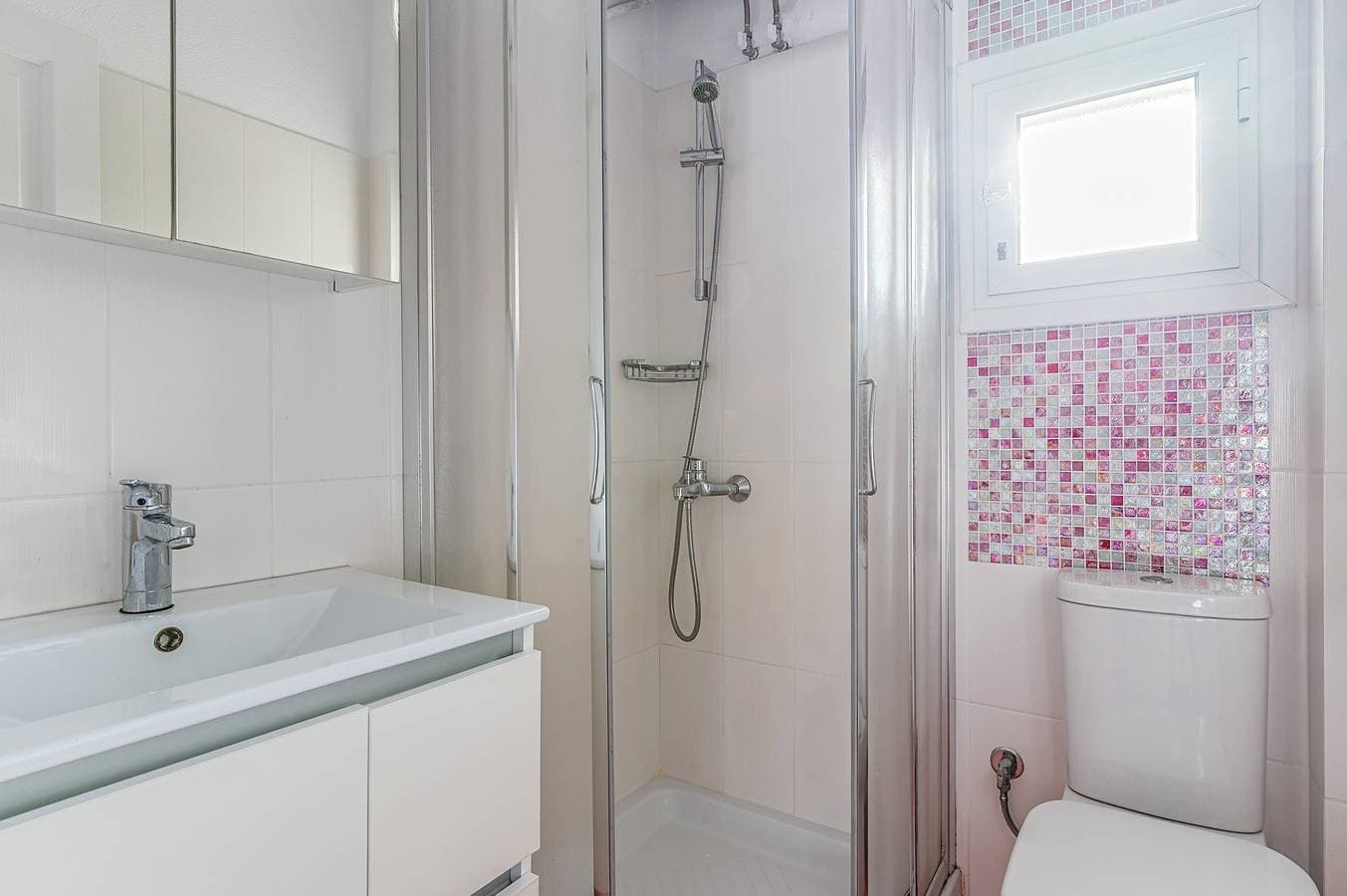 Foto 8 von 20: Ferienwohnung 'Paris House' mit Meerblick, Wi-Fi und Klimaanlage