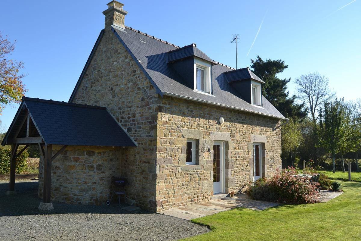 Ferienhaus mit Garten, TV und Internet - Fleury (2.5km) 1