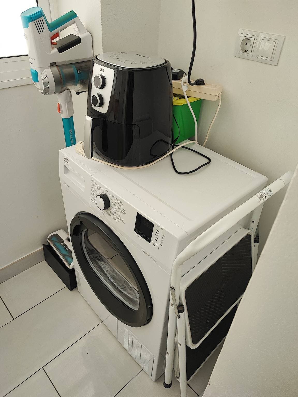 Foto 7 von 16: Ferienwohnung 'Exelsior' mit Meerblick, Gemeinschaftspool und WLAN