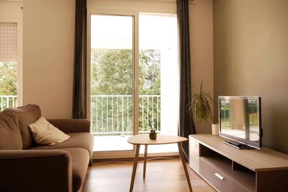 Foto 4 von 6: Two-bedroom apartment in a quiet building with a balcony, just an 8-minute walk from downtown!