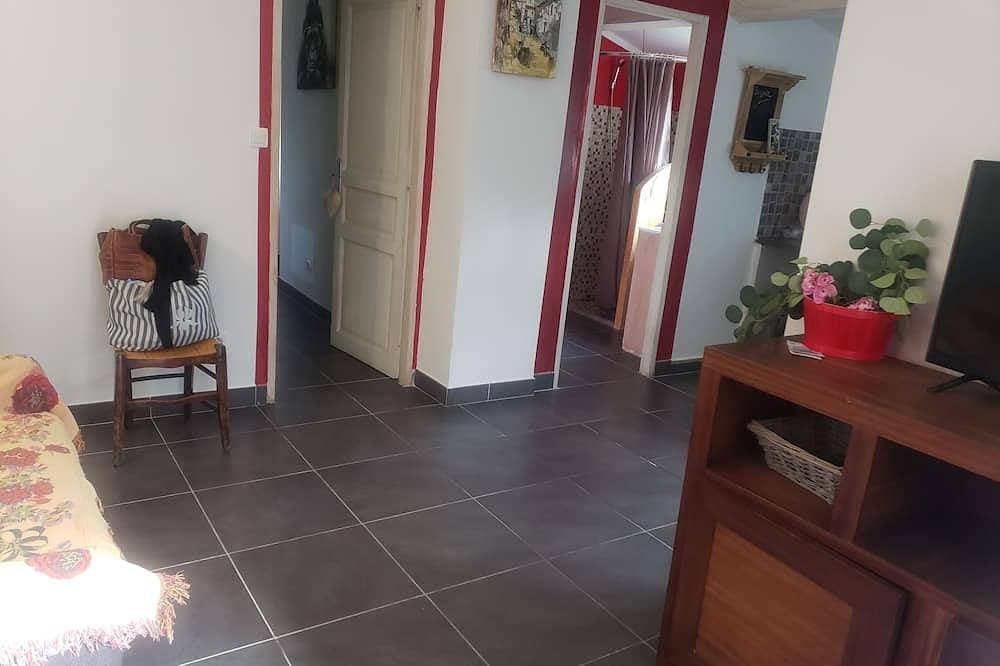 Foto 2 von 14: Apartment in villa on shady plot, near Bastia town center, parking.