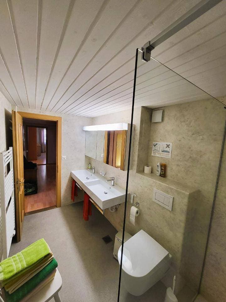 Foto 12 von 45: Two-Bedroom Apartment
