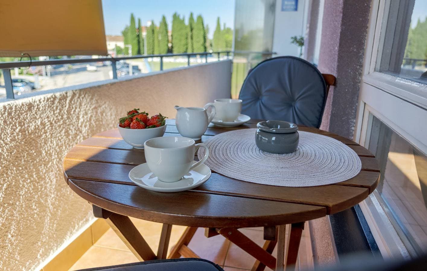 Foto 10 von 34: Gemütliche Ferienwohnung mit Meerblick in der Nähe von Fast-Food-Restaurants und 2 km von der Küste entfernt