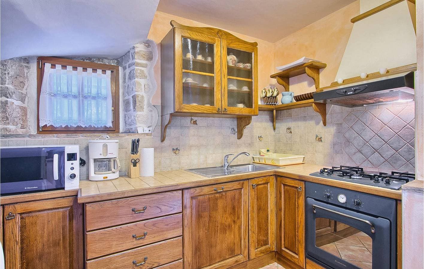 Foto 9 von 42: Modernes 100 m² großes Apartment mit Pool, WLAN und Parkplatz in der Nähe von Krnica und der Küste