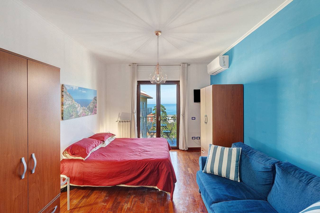 Foto 12 von 31: Apartment 'Sorrento Luxury Blue' mit Meerblick, WLAN und Klimaanlage