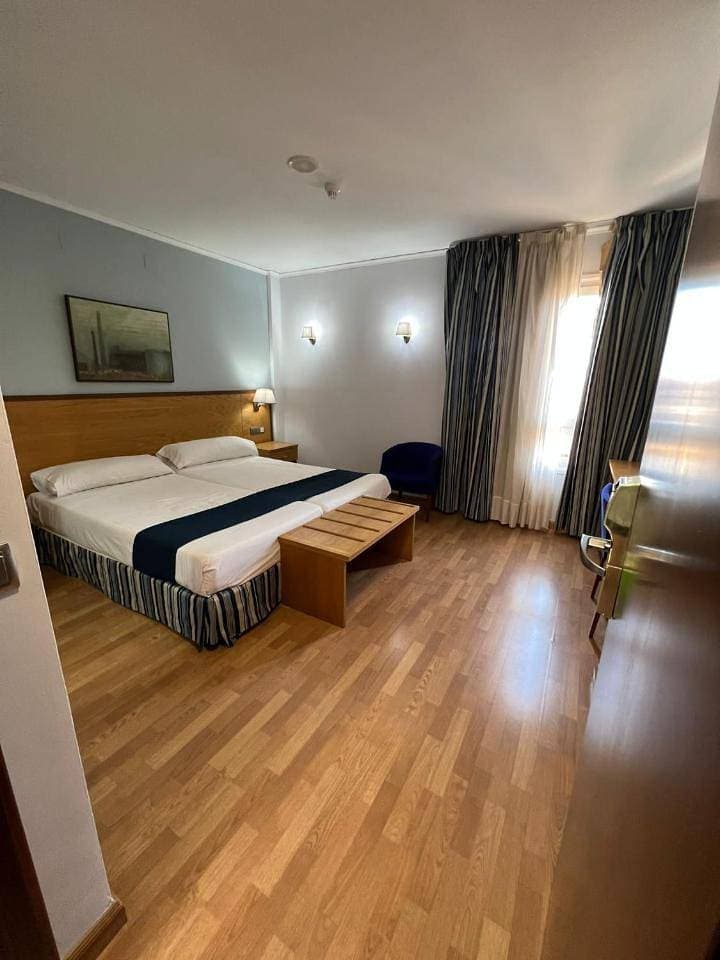 Foto 12 von 16: Standard Double or Twin Room