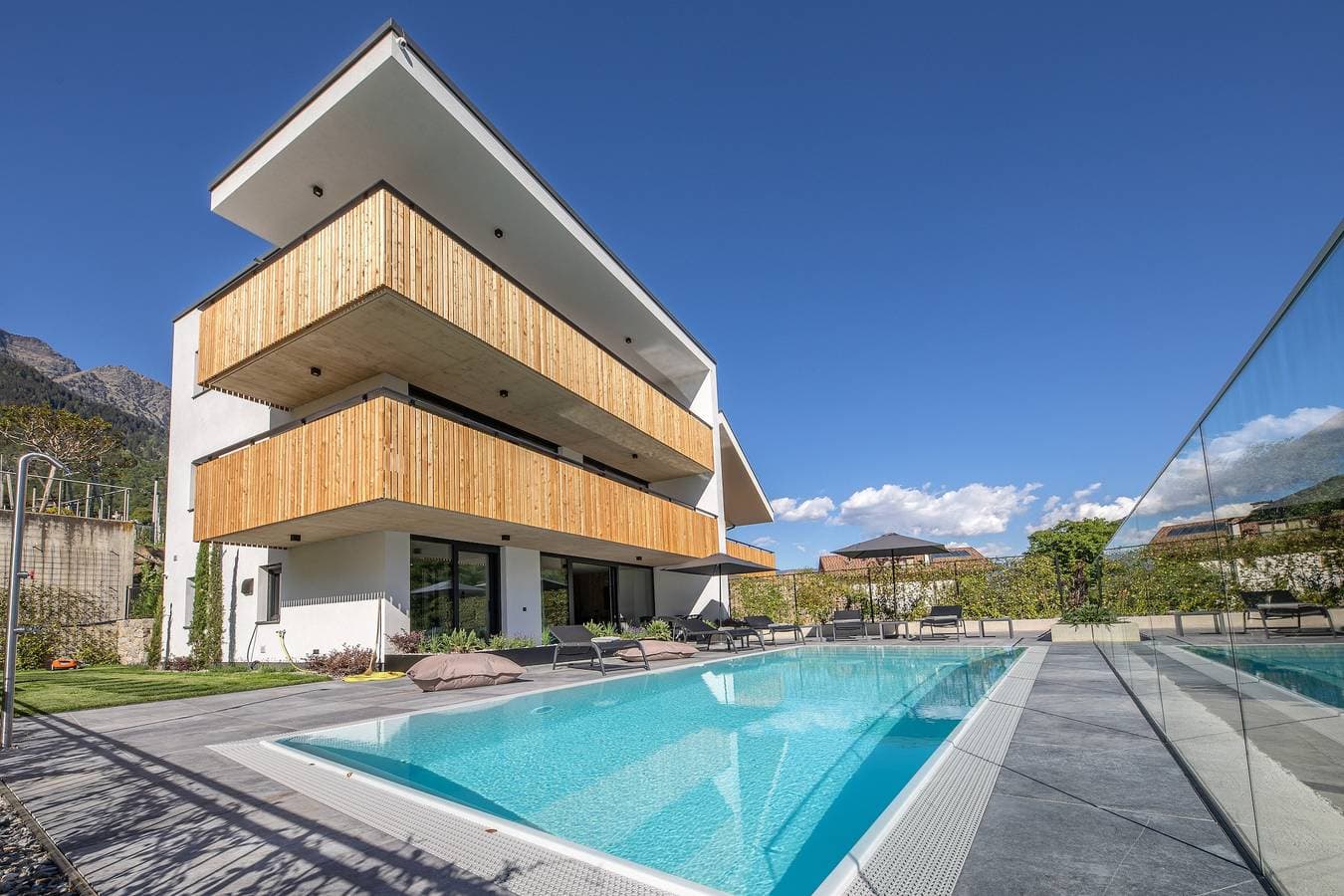 Foto 13 von 15: Ferienwohnung 'Köfele Lodge Agnes' mit Bergblick, Gemeinschaftspool und WLAN