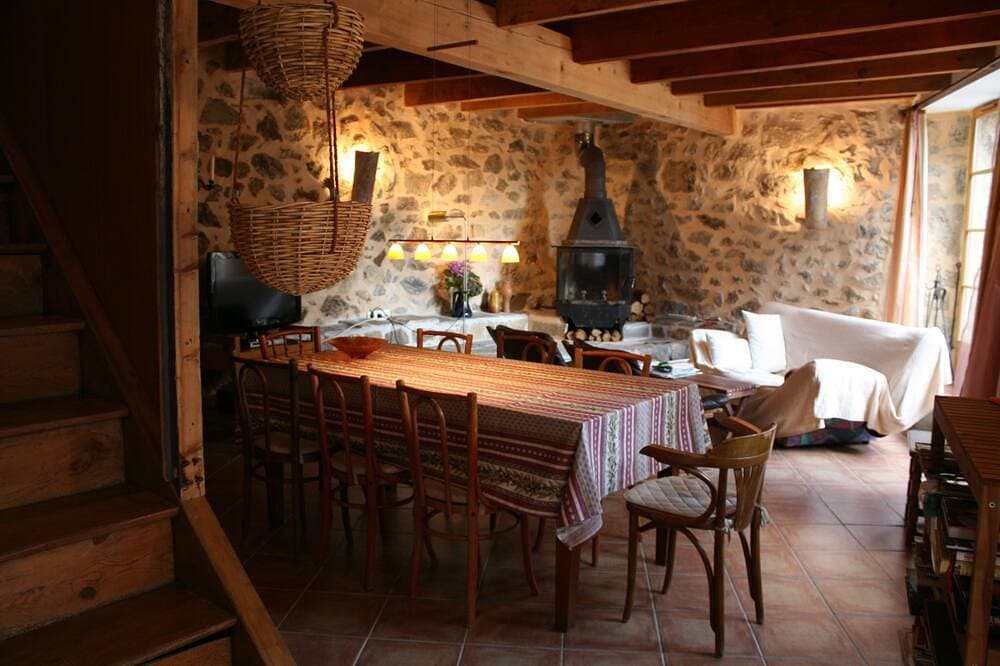 Foto 13 von 30: La Forge, großes, ruhiges, naturnahes, historisches Steinhaus mit Dachterrasse.