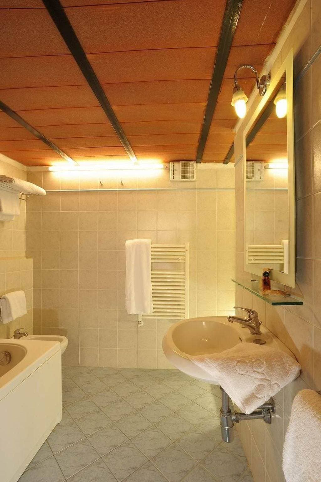 Foto 13 von 36: Unterkunft in einer Residenz mit Restaurant und