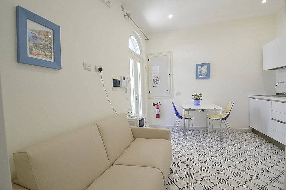 Foto 11 von 19: Villa Elicona A: A welcoming apartment situated in a central location, at a short distance from the Cathedral of Ravello, with Free Wi-Fi.