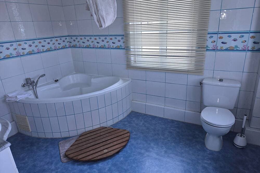 Foto 4 von 14: Vintage bed and breakfast 3 minutes from the sea - Manoir de Conteville