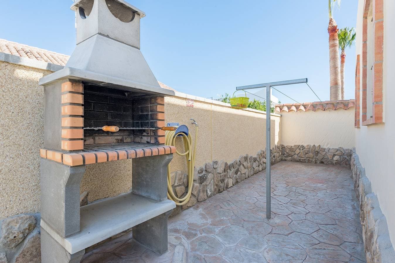 Foto 13 von 24: Klimatisierte Ferienwohnung nahe dem Strand mit Pool, Terrasse, Garten und WLAN