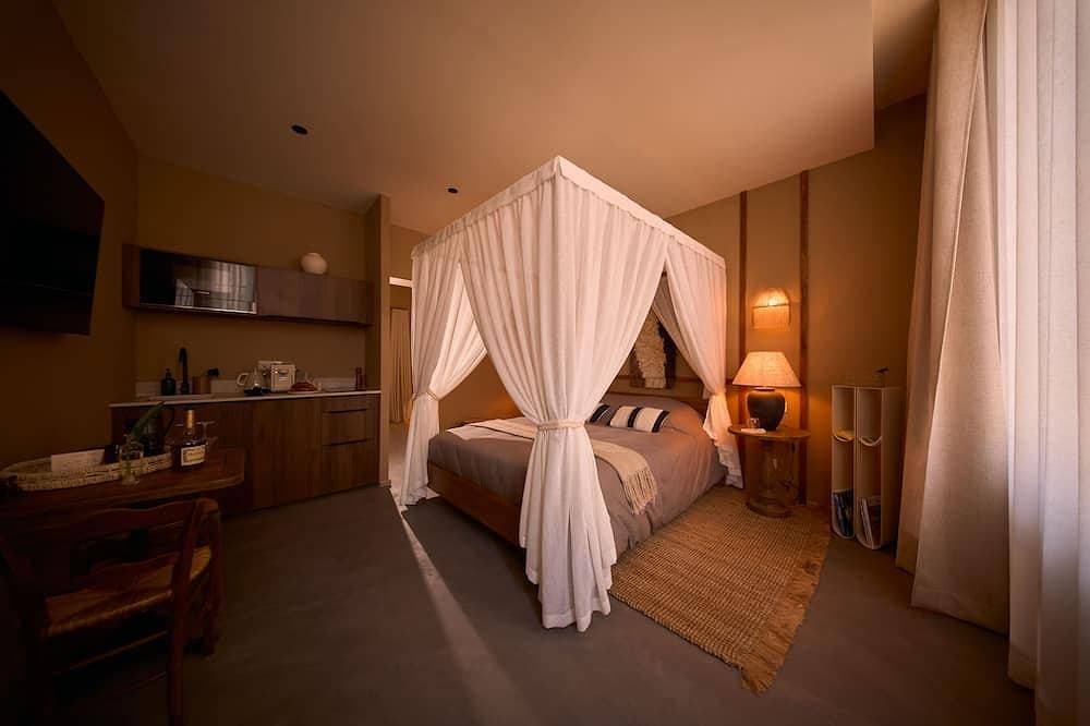 Foto 7 von 21: Bahia Suite • Private Jacuzzi & Air Conditioning in the Heart of Downtown Cognac
