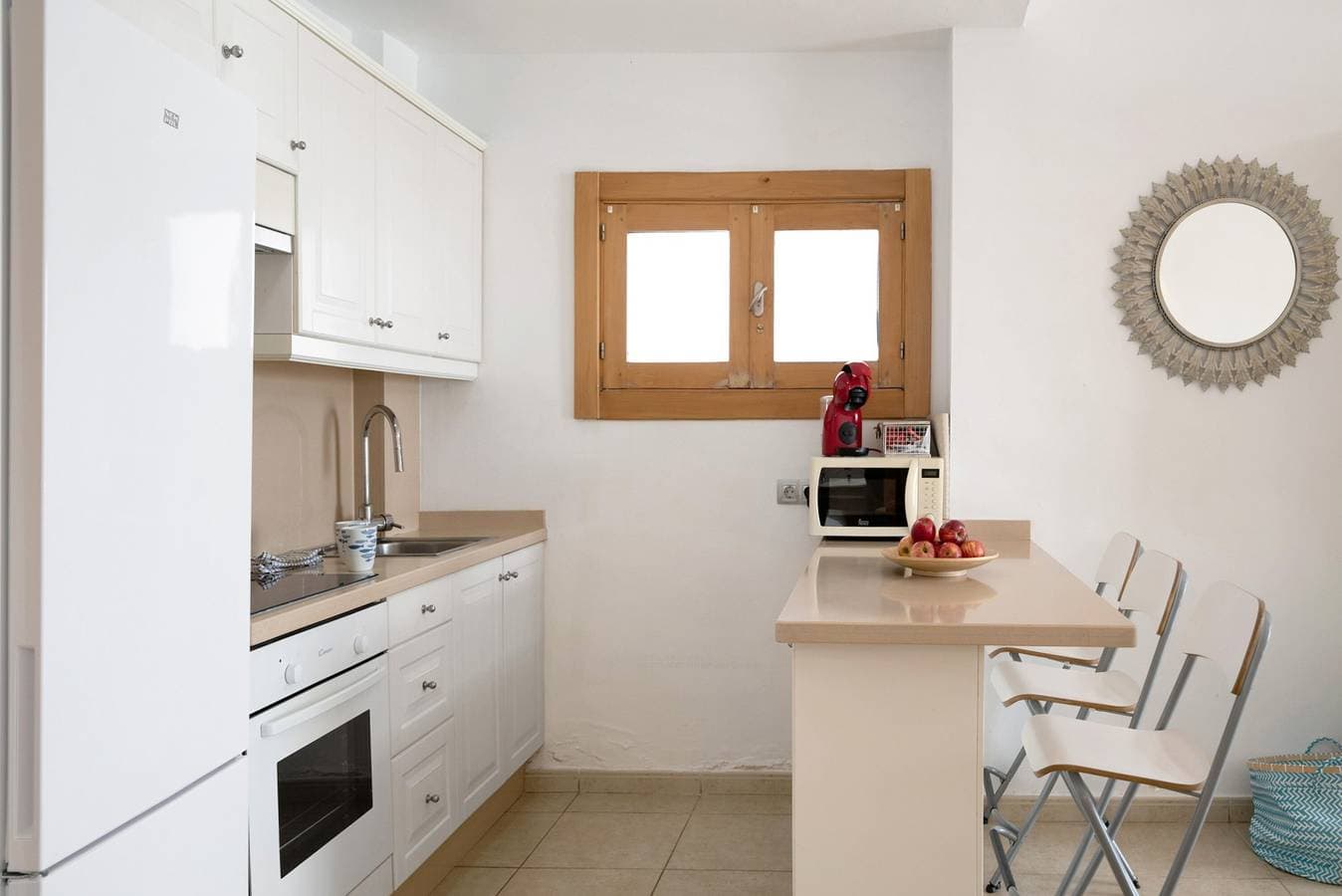 Foto 12 von 26: Ferienhaus La Mariana mit direktem Meerblick, WLAN, Terrasse und Grill