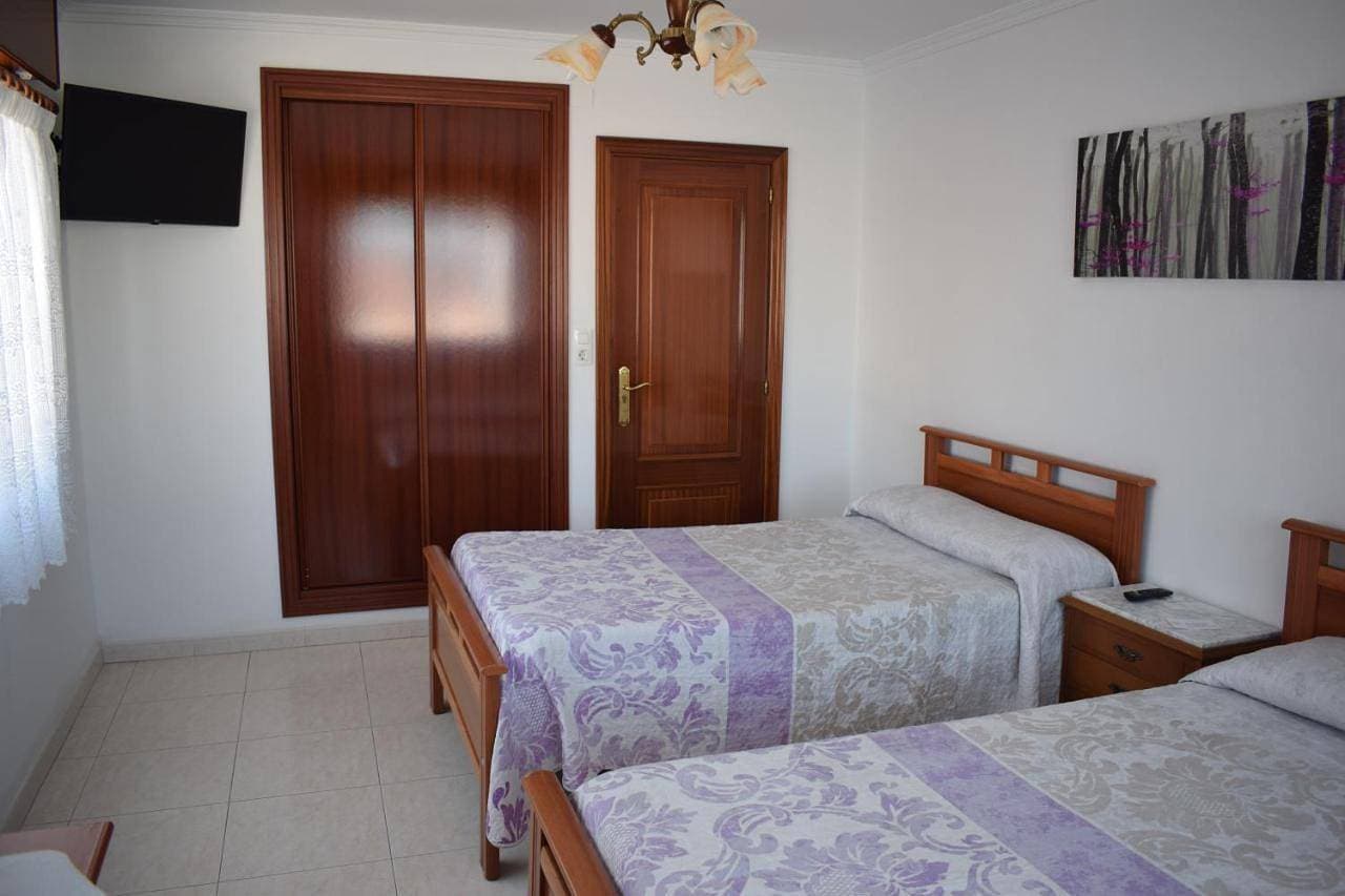 Foto 9 von 9: Standard Twin Room with Shared Bathroom