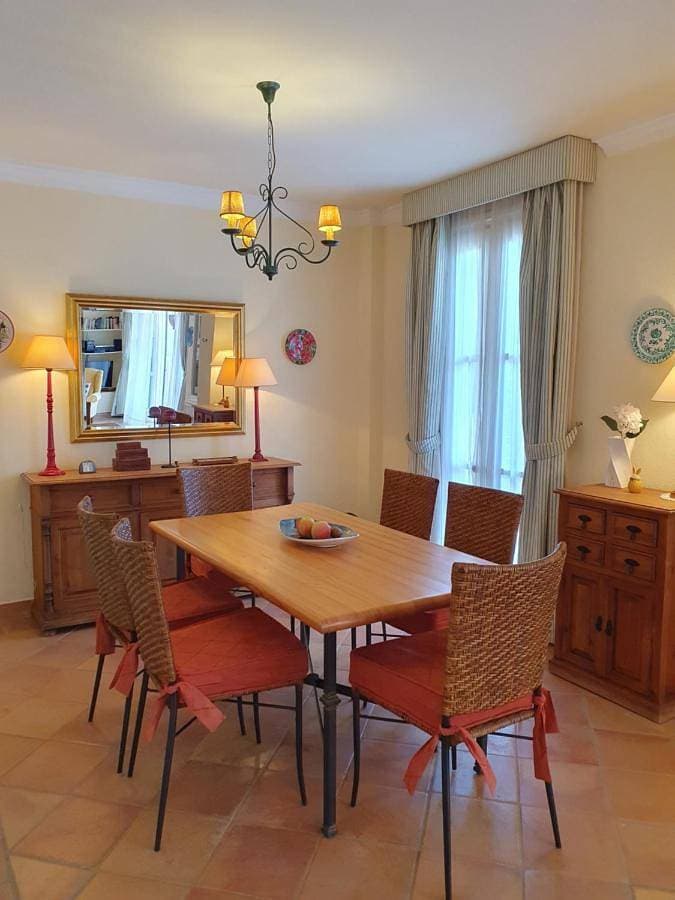 Foto 4 von 46: Two-Bedroom Apartment